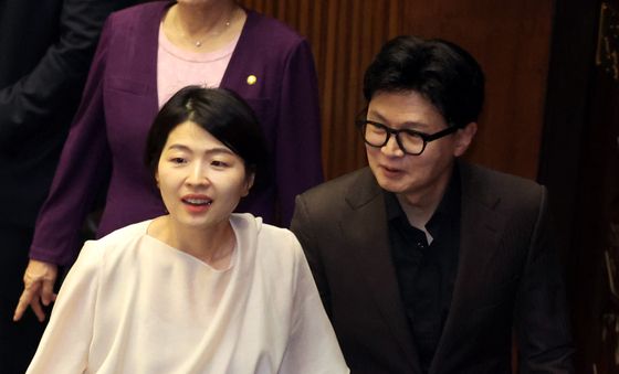 함께 걷는 한동훈·한지아