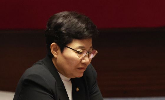 본회의 참석한 임이자 의원