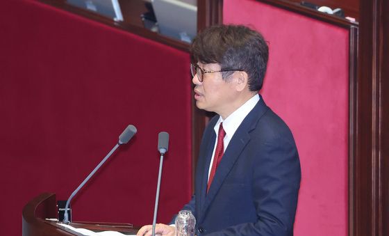 당선 인사하는 유의동 신임 국토교통위원장