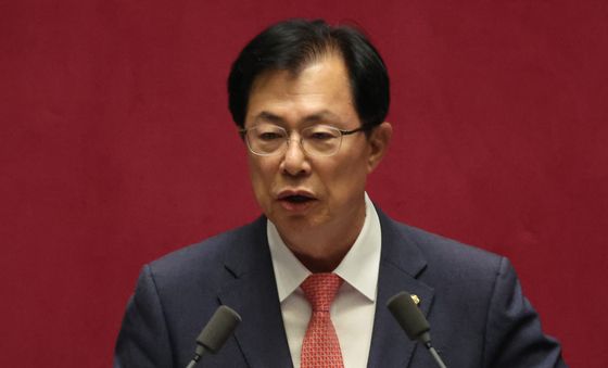 당선인사하는 이만희 신임 복지위원장