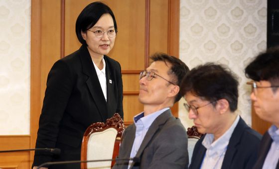 국제개발협력위원회 참석하는 한성숙 총리