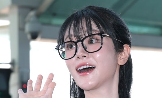 QWER 쵸단, 사랑스러운 출국길