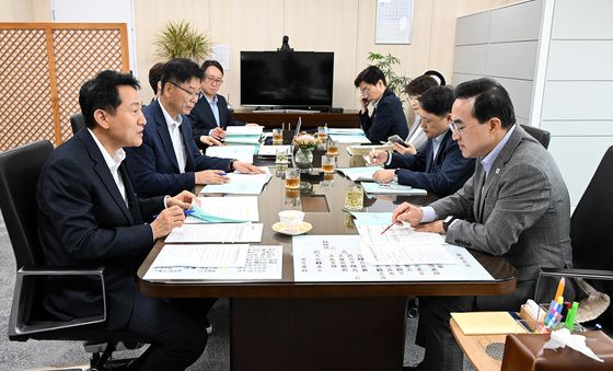 오세훈, 기획예산처장관 만나 "노후 기반시설 재정 지원 필요"