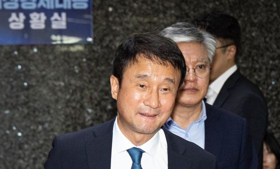 의원총회 참석하는 한병도 직무대행