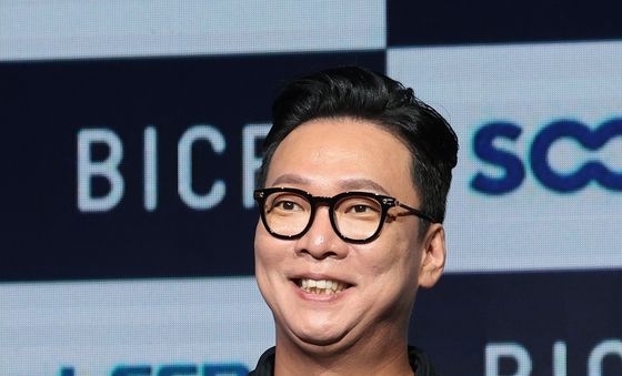 포즈 취하는 BICF 박준형