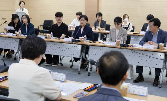 정은경 장관, 장애인 지역사회 자립지원 시범사업 및 통합돌봄 간담회 주재