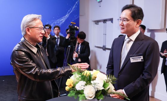 대화하는 이재용 회장·젠슨 황