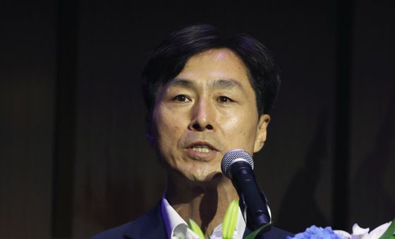 축사하는 한창민 대표