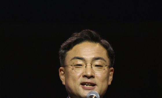 당대표 수락연설하는 신장식