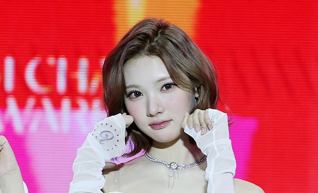 하츠투하츠 지우, 인형이 따로 없어