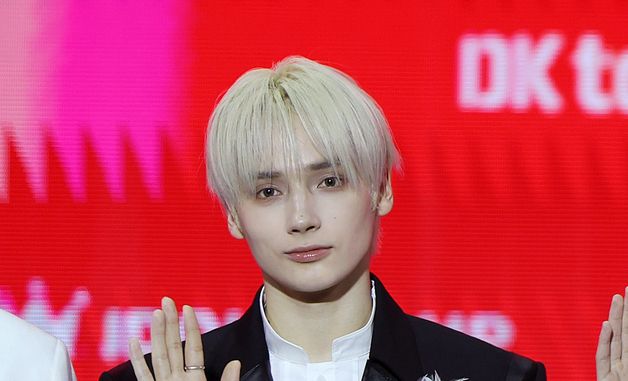 투모로우바이투게더 휴닝카이, 멋진 손인사
