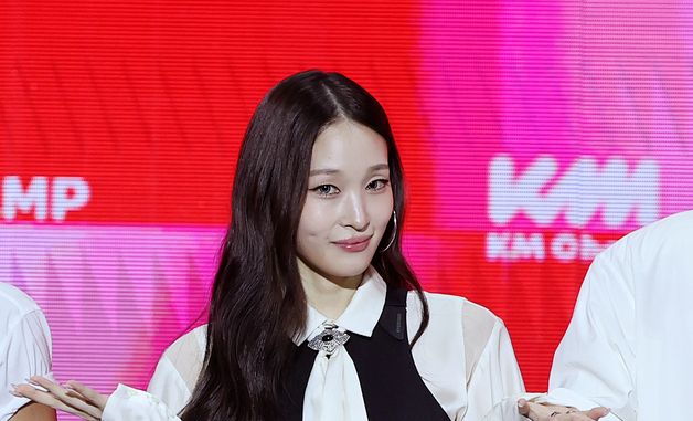 올데이 프로젝트 애니, 보조개 미소