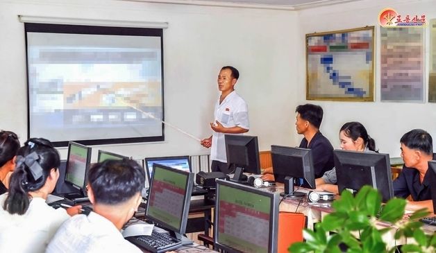 北 "황해북도 만금온실농장, 앞선 영농방법 적극 도입"