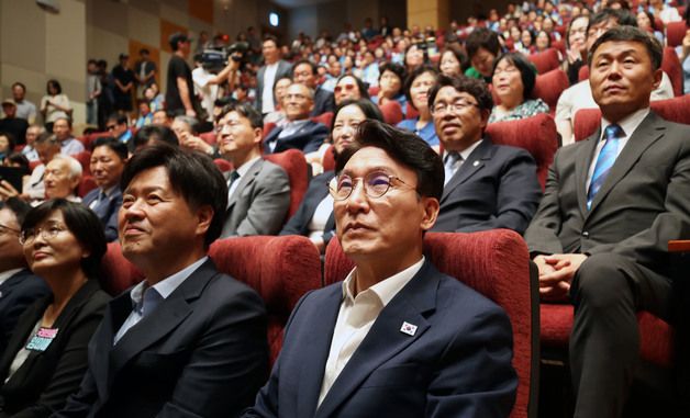 전남광주 북구 GIST 방문한 김민석