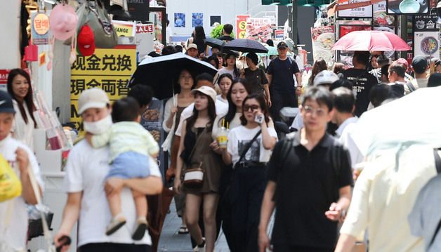 활기 띄는 명동 거리