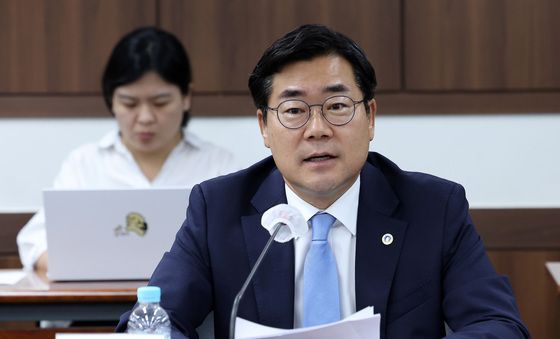 인사말하는 박찬대 인천시장