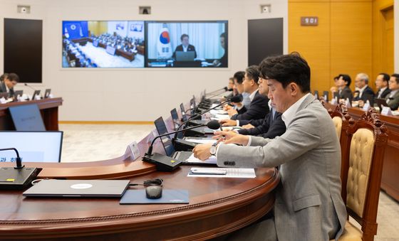 이재명 대통령, 화상 수석·보좌관회의