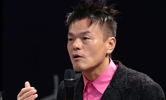 패노메논 추진 계획 질문에 답하는 박진영