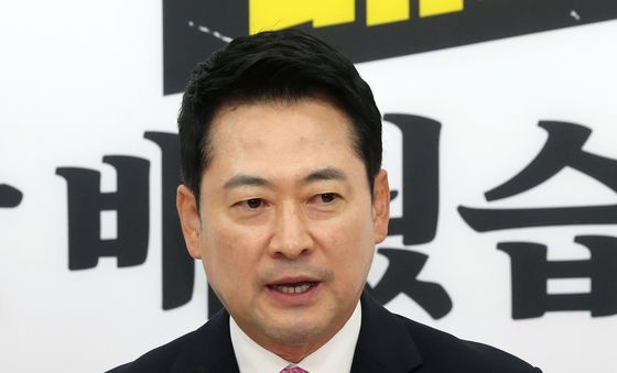 장동혁 대표, 선관위 선거 소청 출석 전 기자회견