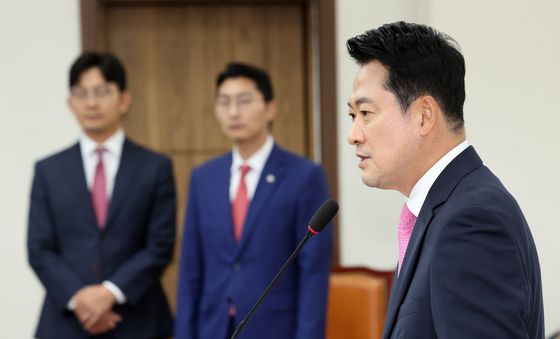 장동혁 대표, 선관위 선거 소청 출석 전 기자회견