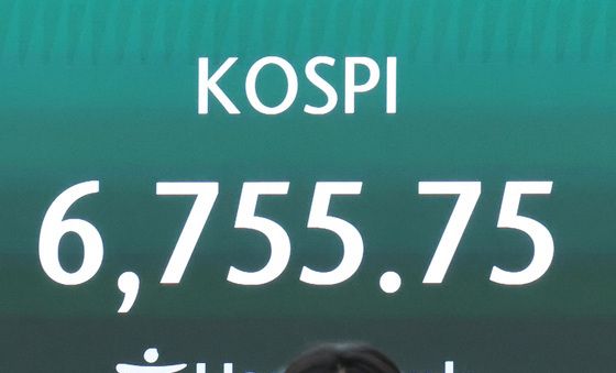 코스피, 0.97% 상승한 6755.75 마감