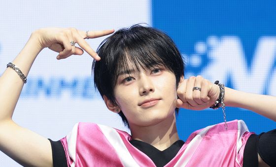 누에라 린, 등번호는 '육육'