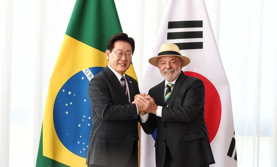 손 잡은 이재명·룰라 대통령