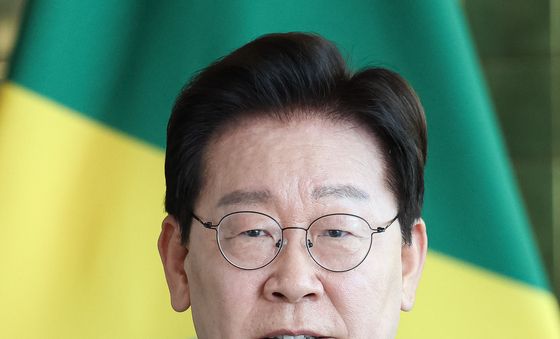 공동언론발표 하는 이재명 대통령