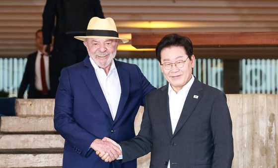 기념사진 촬영하는 이재명·룰라 대통령