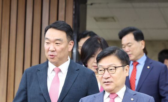 회의 참석하는 정점식·정희용