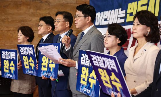 모두발언하는 김준형 원내대표