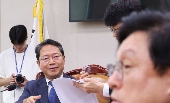 형사소송법 개정안 두고 충돌하는 여야
