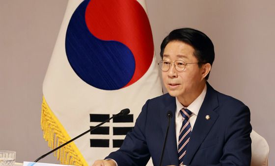 기자간담회 하는 조정식 의장