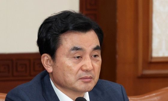 국무회의 참석한 안규백 국방장관