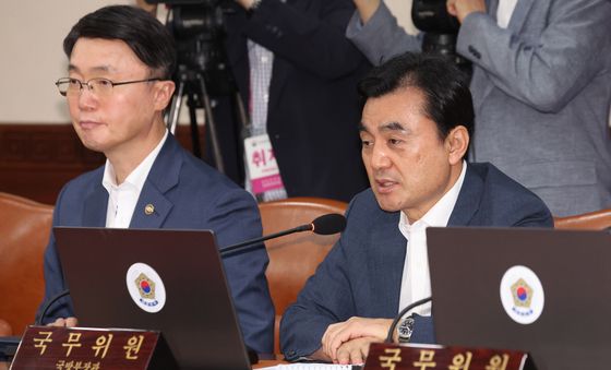 발언하는 안규백 장관