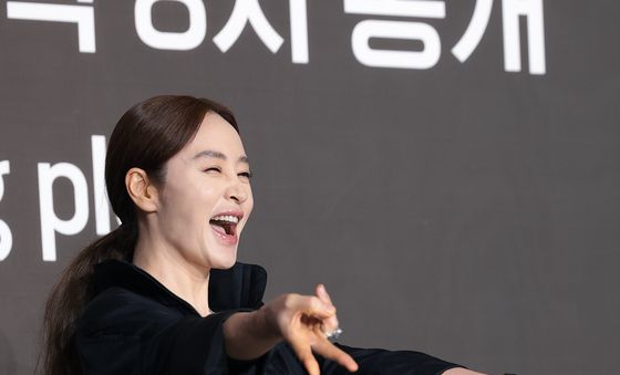 김혜수, 백만 인플루언서 답게 '거제 야호'로 인사