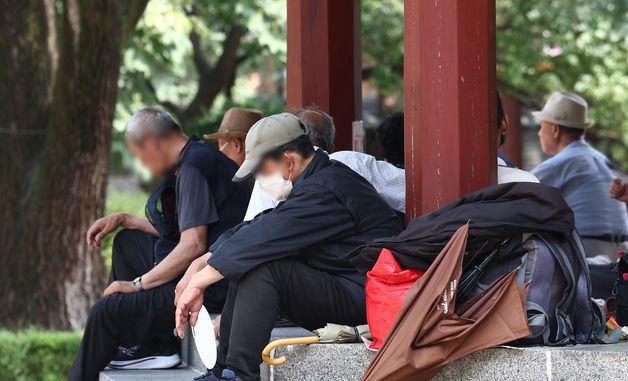 우리나라 고령 인구 20% 첫 돌파