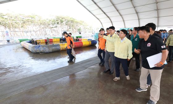 보령머드축제 현장점검하는 김광용 본부장