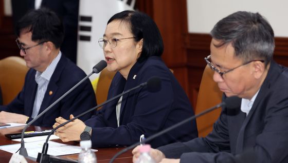 한성숙 총리, 비상경제 점검회의 모두 발언