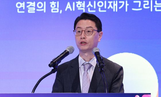환영사 하는 홍진배 정보통신기획평가원장