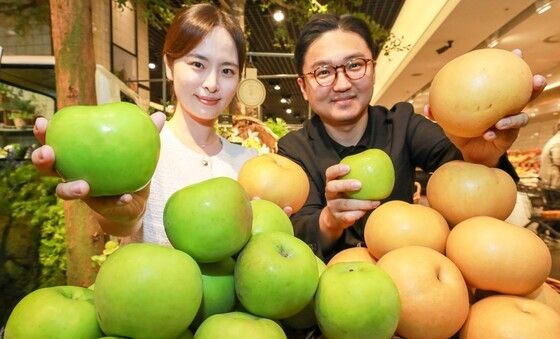 현대백화점, 올해 첫 수확한 햇사과·햇배 만나보세요
