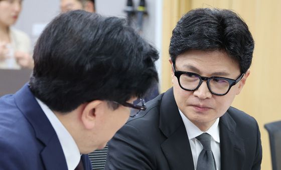 대화나누는 한동훈