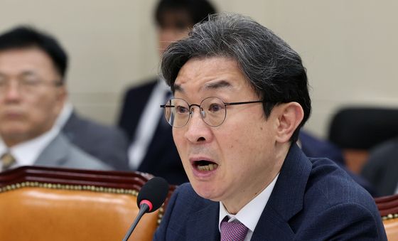 이억원 금융위원장, 정무위 전체회의 질의 답변