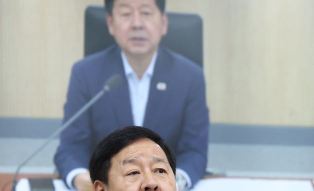 비상경제본부 희의 겸 경제관계장관회의 발언하는 구윤철 부총리