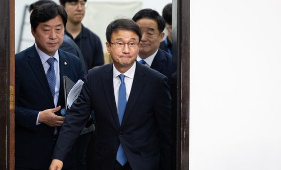 최고위 들어서는 민주당 지도부