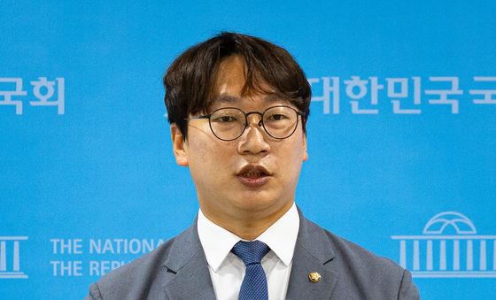 모경종 민주당 전국청년위원장, 정년 연장 관련 기자회견