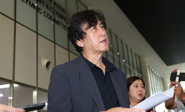 '배재고 야구부 선처 호소' 탄원서 읽는 김동연 배재학당 총동창회장