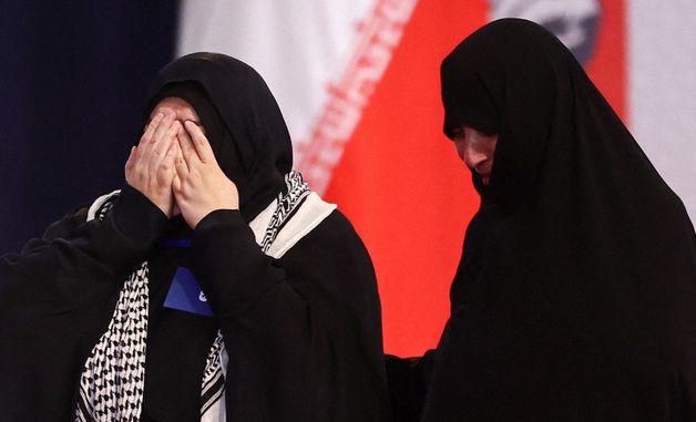 [포토] 하메네이 장례식에서 슬퍼하는 이란 여성