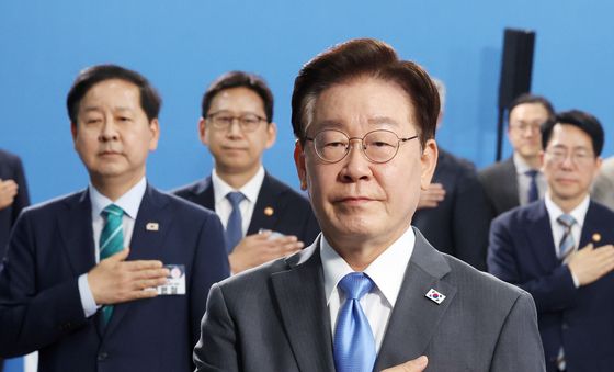 국민의례하는 이재명 대통령