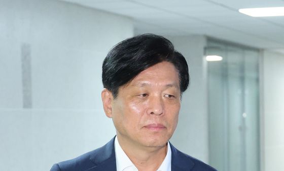 당정 참석하는 조승래 재정경제기획위원장